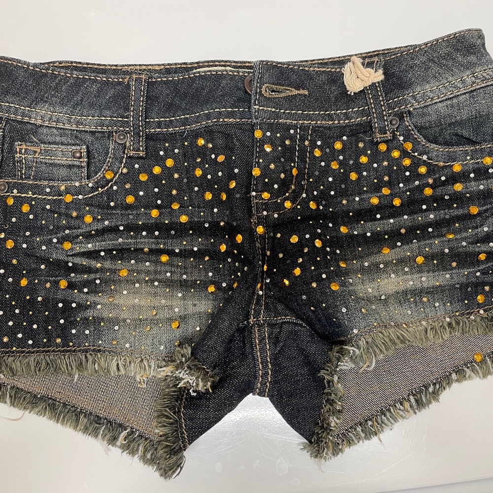 New studded jean short size 3